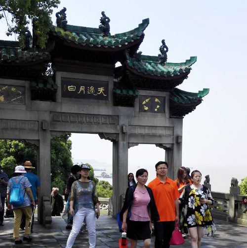 游覽岳陽(yáng)樓景區(qū)